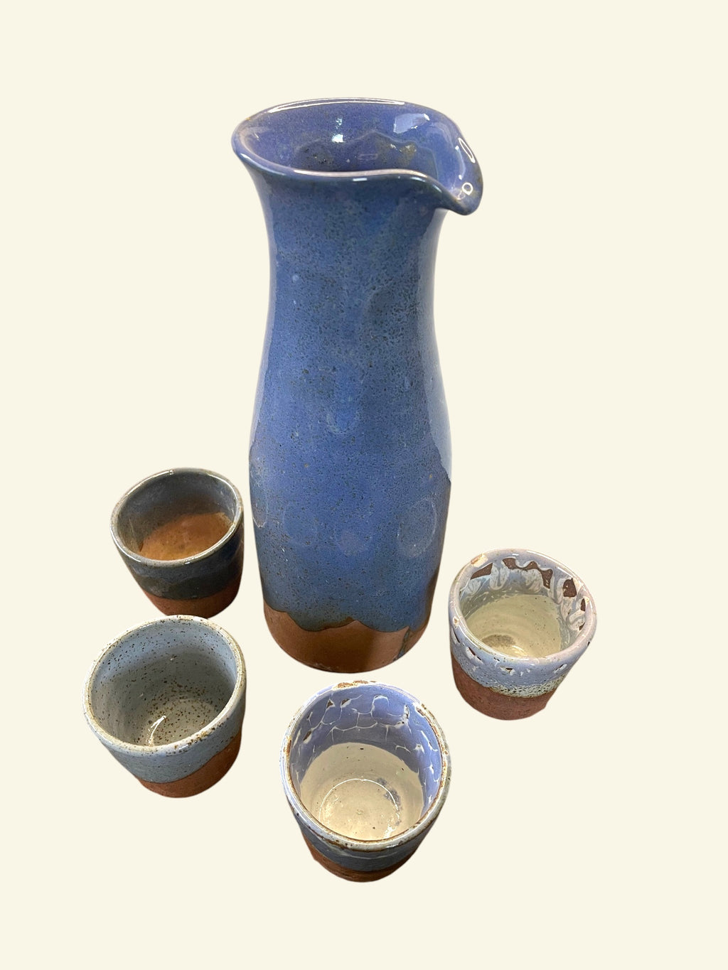 Jarra Pisco Sour Gres Azul Cobalto + 4 Vasos — Set Encuentro