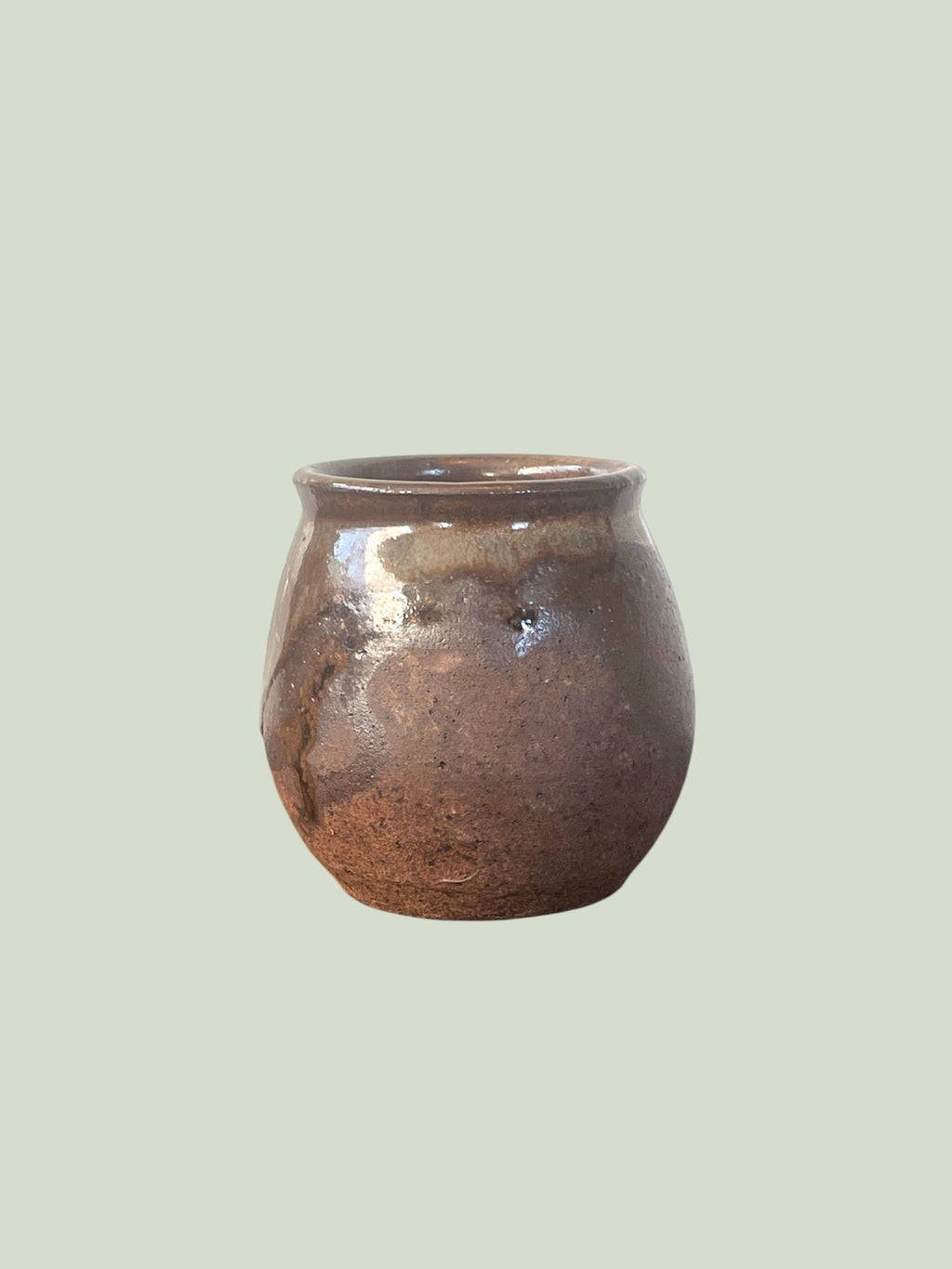 Mate Caldera Matera Rob® #3 — vista frontal sin bombilla, gres bronce oscuro con zonas terracota y vidriado irregular, cerámica artesanal, Matera Rob®
