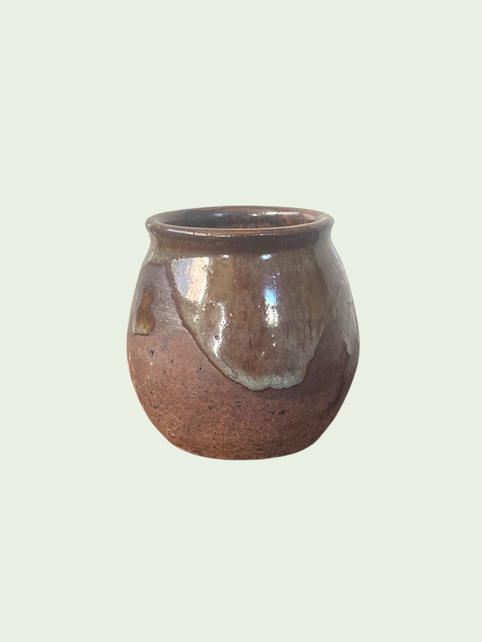 Mate Caldera Matera Rob® #3 — perfil lateral, gres bronce con chorreo blanco de vidriado en la panza, textura irregular artesanal, Matera Rob®
