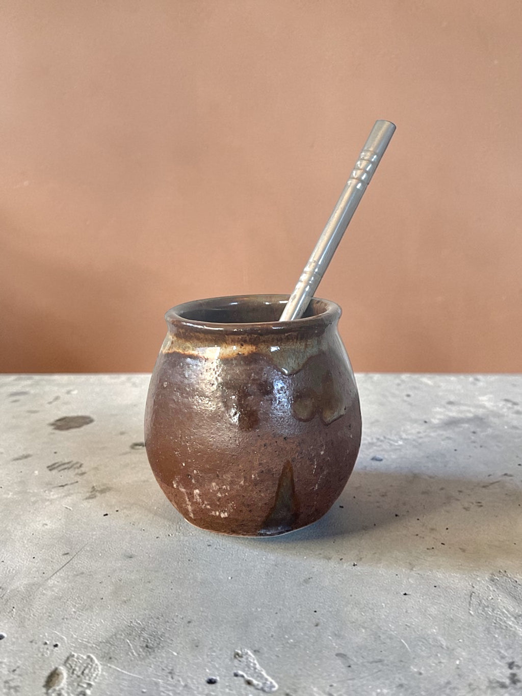Mate Caldera Matera Rob® #3 — cerámica gres bronce oscuro con bombilla, acabado brillante irregular, hecho a mano, 250 ml, Matera Rob®
